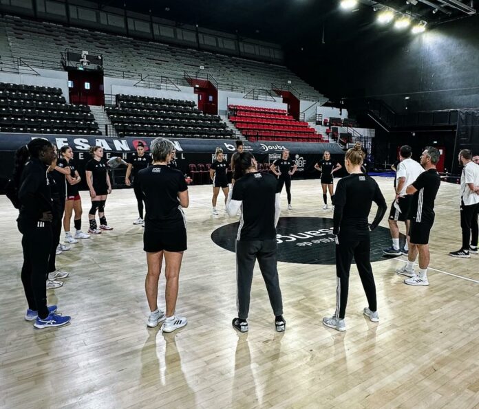 entrainement des joueuses de l'ESBF