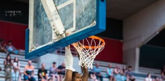 L'américain de 32 ans Fred Thomas