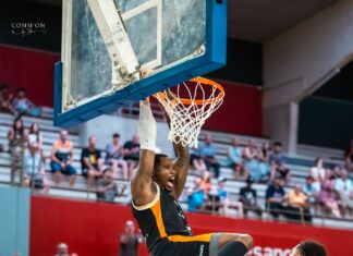 L'américain de 32 ans Fred Thomas