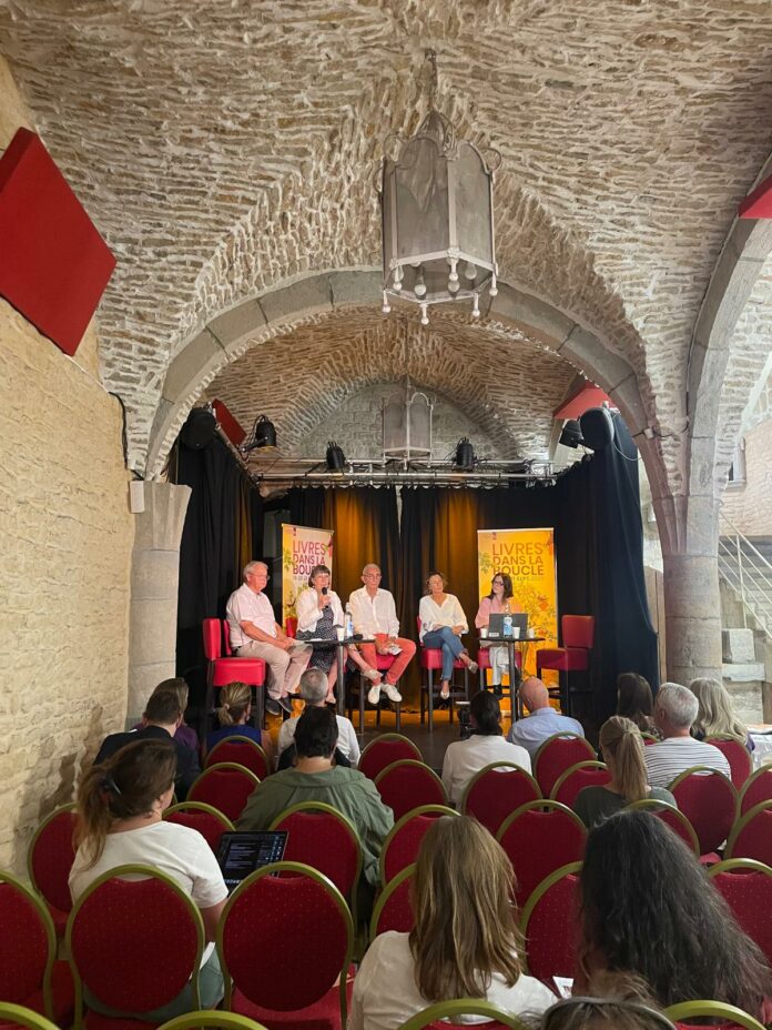 présentation avec Anne Vignot au micro