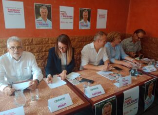 Joël Monti (CAP21), Amandine Rapenne (CAP21), Jean-Sébastien Leuba (PS), Frédérique Baehr (Place Publique) et Gilles Vieille-Marchiset (Place Publique)