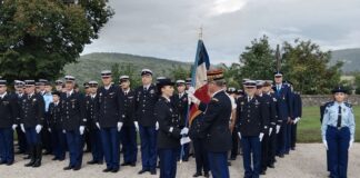le général de division Sylvain Laniel à confié le commandement du groupement de gendarmerie du Doubs à Élodie Montet