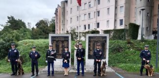 La colonelle Élodie Montet et les deux commandants des compagnies de Besançon et de Pontarlier