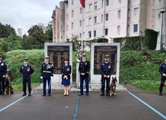 Région. Les chiens de la gendarmerie mis à l’honneur La colonelle Élodie Montet et les deux commandants des compagnies de Besançon et de Pontarlier