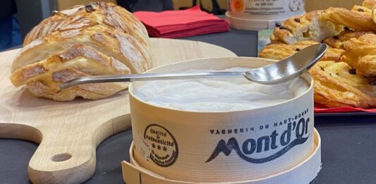 mont d'Or en boite