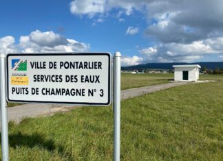 Panneau indiquant les puits de Champagne