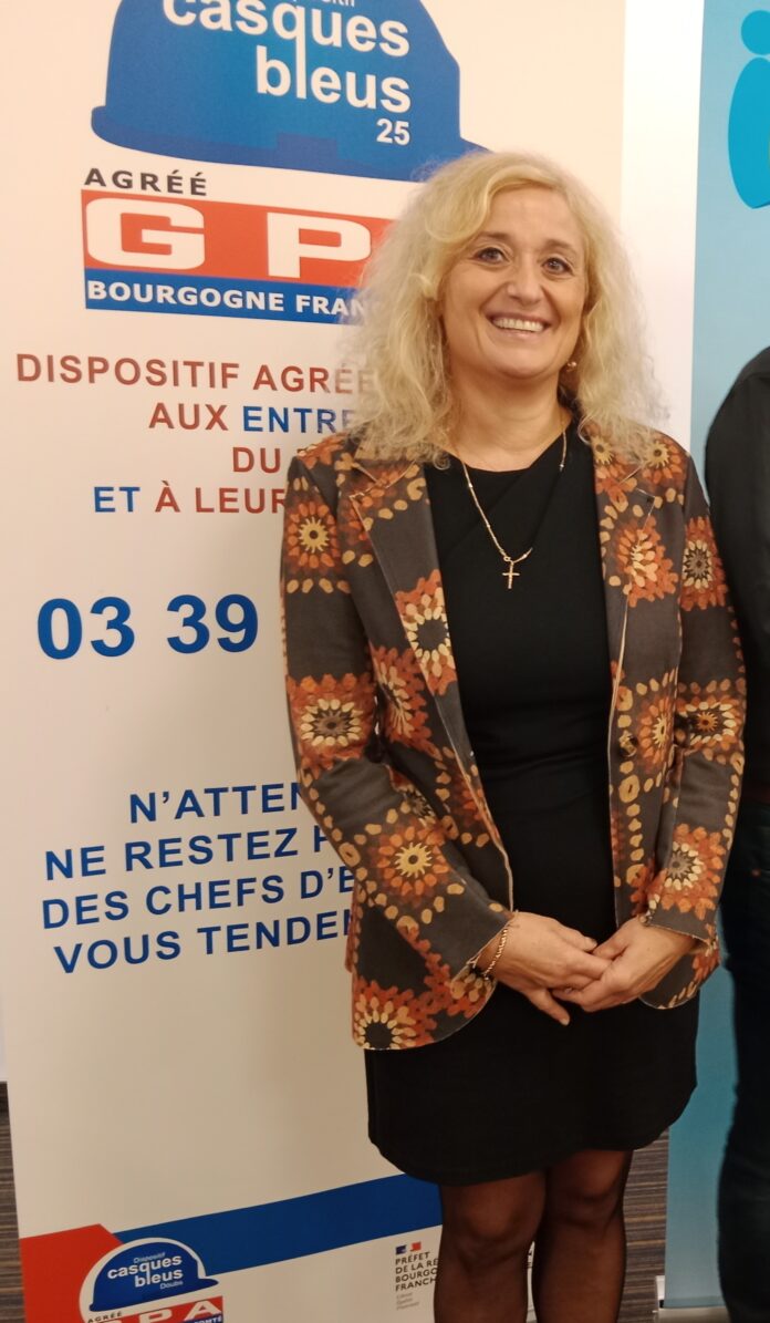 Maria Teresa Panarese, Bénévole au sein de Casques bleus 25