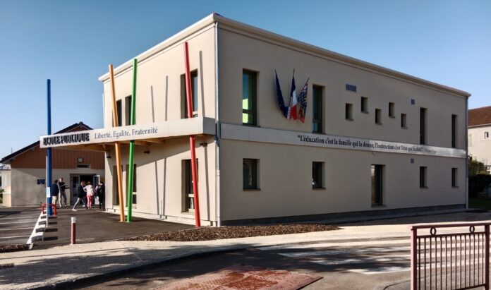 Inauguration école maternelle Pouilley Français Le nouveau bâtiment à énergie positive