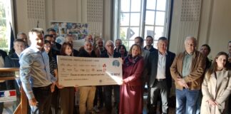 Eric Cuenot Président de l'association "les enfants d'ailleurs" et les partenaires de l'opération "Pastilles bleues"