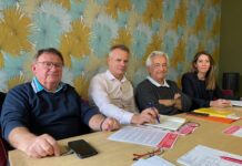 Gérard Guinot, secrétaire de section du Parti socialiste du Haut-Doubs ; Jean-Sébastien Leuba, premier secrétaire fédéral PS Doubs ; Jean-Noël Vieille, économiste, auteur d’un livre sur la dette publique ; et Amandine Rapenne, conseillère régionale