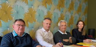 Pontarlier. Une conférence autour de la dette publique pour « renouer les habitants à la politique » Gérard Guinot, secrétaire de section du Parti socialiste du Haut-Doubs ; Jean-Sébastien Leuba, premier secrétaire fédéral PS Doubs ; Jean-Noël Vieille, économiste, auteur d’un livre sur la dette publique ; et Amandine Rapenne, conseillère régionale