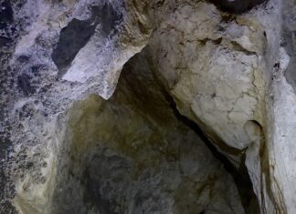 Baume-les-Dames. Nouvelle équipe à la tête de l’association Spéléo du Doubs central Thomas Sergentet lors d'un camp d'exploration en Autriche