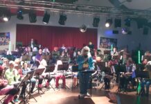 Grand Besançon. L’Harmonie de Saint-Vit fait salle comble avec son concert des années 80 ! L’Harmonie de Saint-Vit