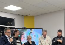 Benoît Vuillemin et des membres de l'association d'Oncodoubs, de la Ligue contre le Cancer et Semons l'Espoir