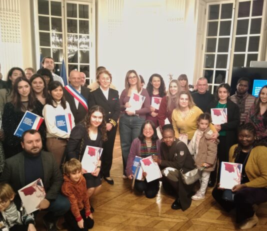 Besançon. 26 personnes naturalisées, fières de devenir françaises 20 nouvelles françaises et 6 nouveaux français