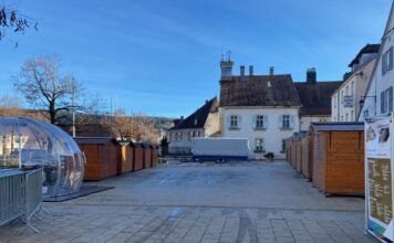 Pontarlier. La Place Cretin s’anime pour le marché de Noël place Cretin à Pontarlier