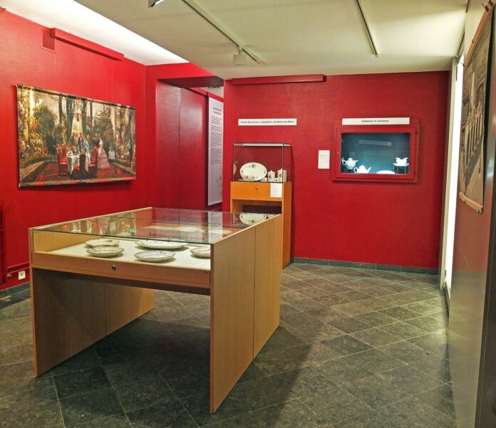 Musée pontarlier visite nocturne faience Musée pontarlier visite nocturne faience