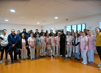 Grand Besançon. Le FC Sochaux-Montbéliard recycle ses maillots pour les offrir au CHU Minjoz personnel médical, joueurs et staff du FC Sochaux Montbéliard