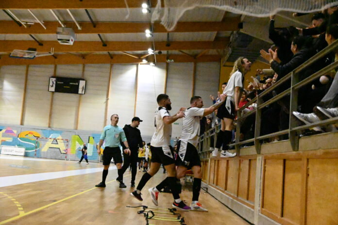 Joie des joueurs du Sporting Futsal Besançon