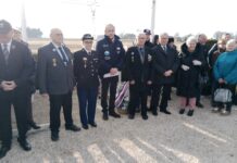 Grand Besançon. Un 81ème hommage aux héros du crash de Fontain habitants de Fontain, des élus, présidents d’associations d’anciens combattants et la nouvelle Major de la gendarmerie de Tarragnoz