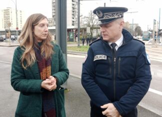 Besançon. 180 policiers dont 40 CRS mobilisés à Planoise du 18 au 20 février Jennifer Rousselle, Directrice de cabinet du préfet du Doubs et Laurent Perraut, Directeur interdépartemental de la police nationale
