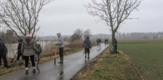 Grand Besançon. Saint-Vit : Un « Chantier participatif » bien suivi malgré un ciel pluvieux les bénévoles en action