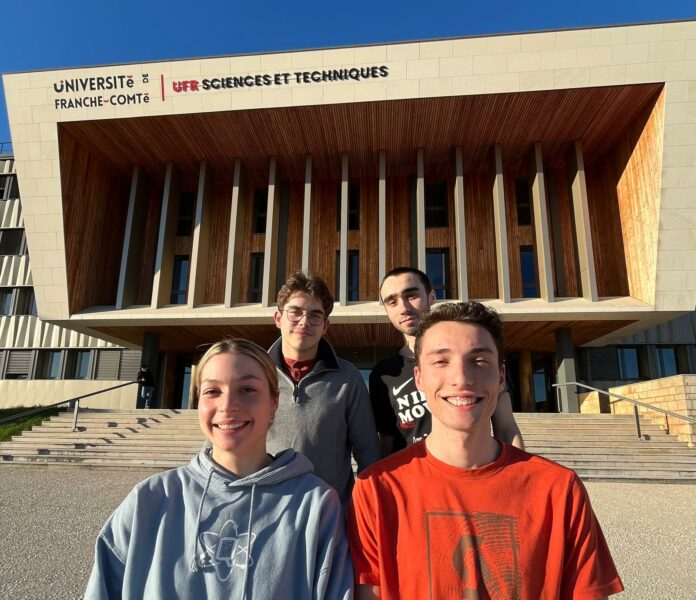 Iloé Robert, Victor Moreaux, Tristan Witzel et Julien Mine