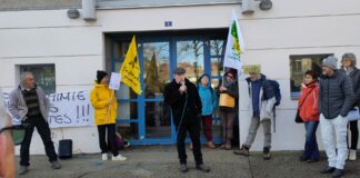 Pontarlier. Loi Duplomb 2 : une cinquantaine de manifestants mobilisés devant la permanence d’Éric Liégeon une cinquantaine de manifestants devant la permanence d'Eric Liégeon
