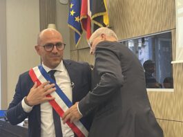 Besançon. Un premier conseil municipal explosif