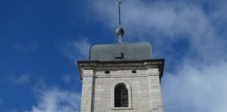 Eglise Premiers Sapins Trésors Cachés
