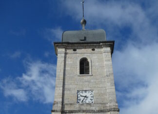 Eglise Premiers Sapins Trésors Cachés