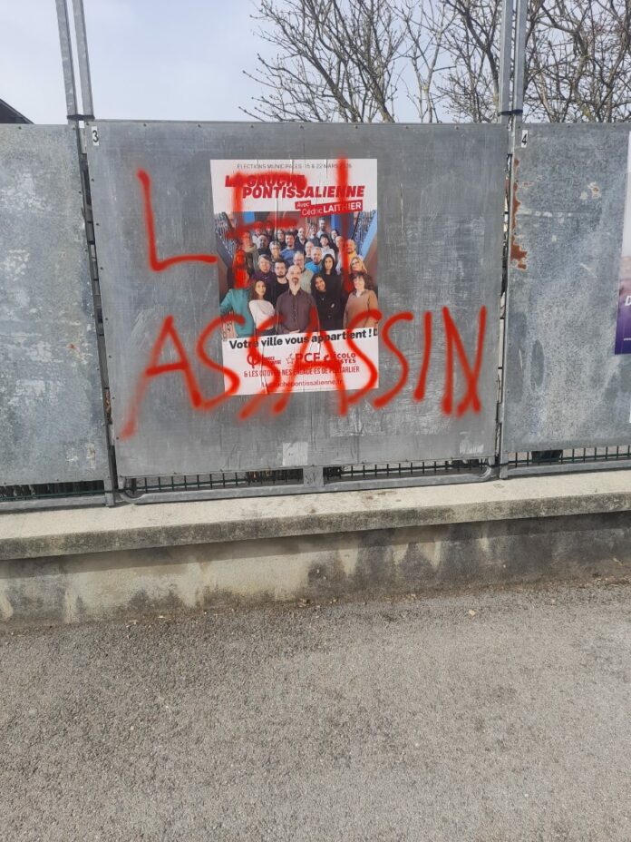 Les affiches de La Gauche Pontissalienne vandalisées