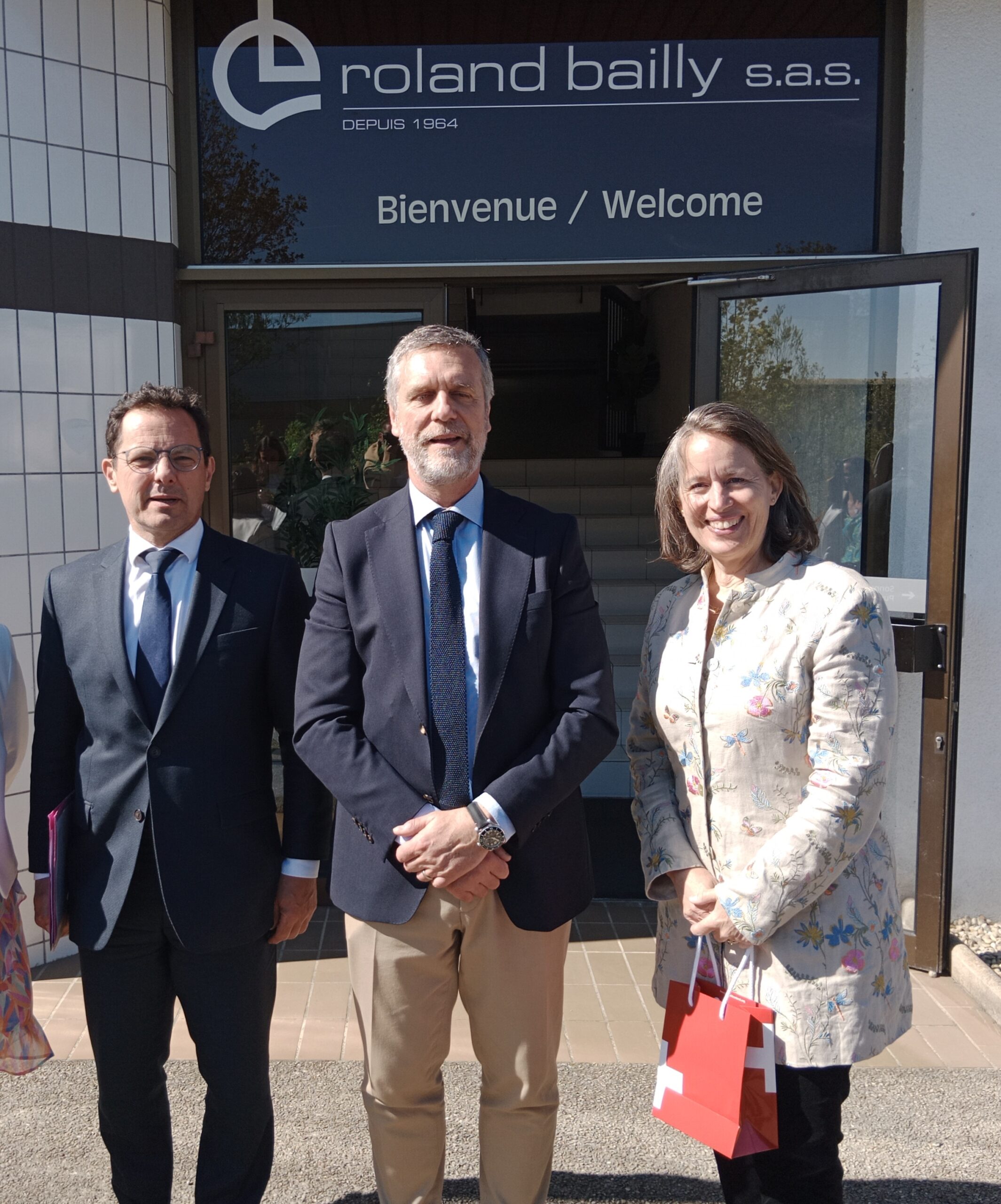 Ambassadrice en visite d’entreprise, échange avec industriels à Besançon