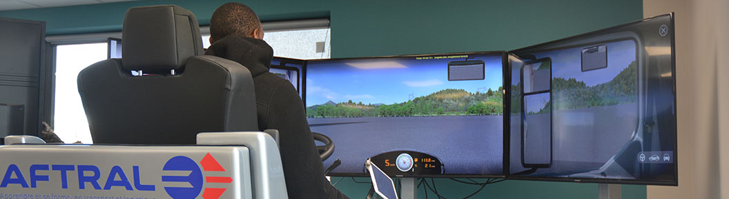 Simulateur de conduite poids lourd lors salon emploi