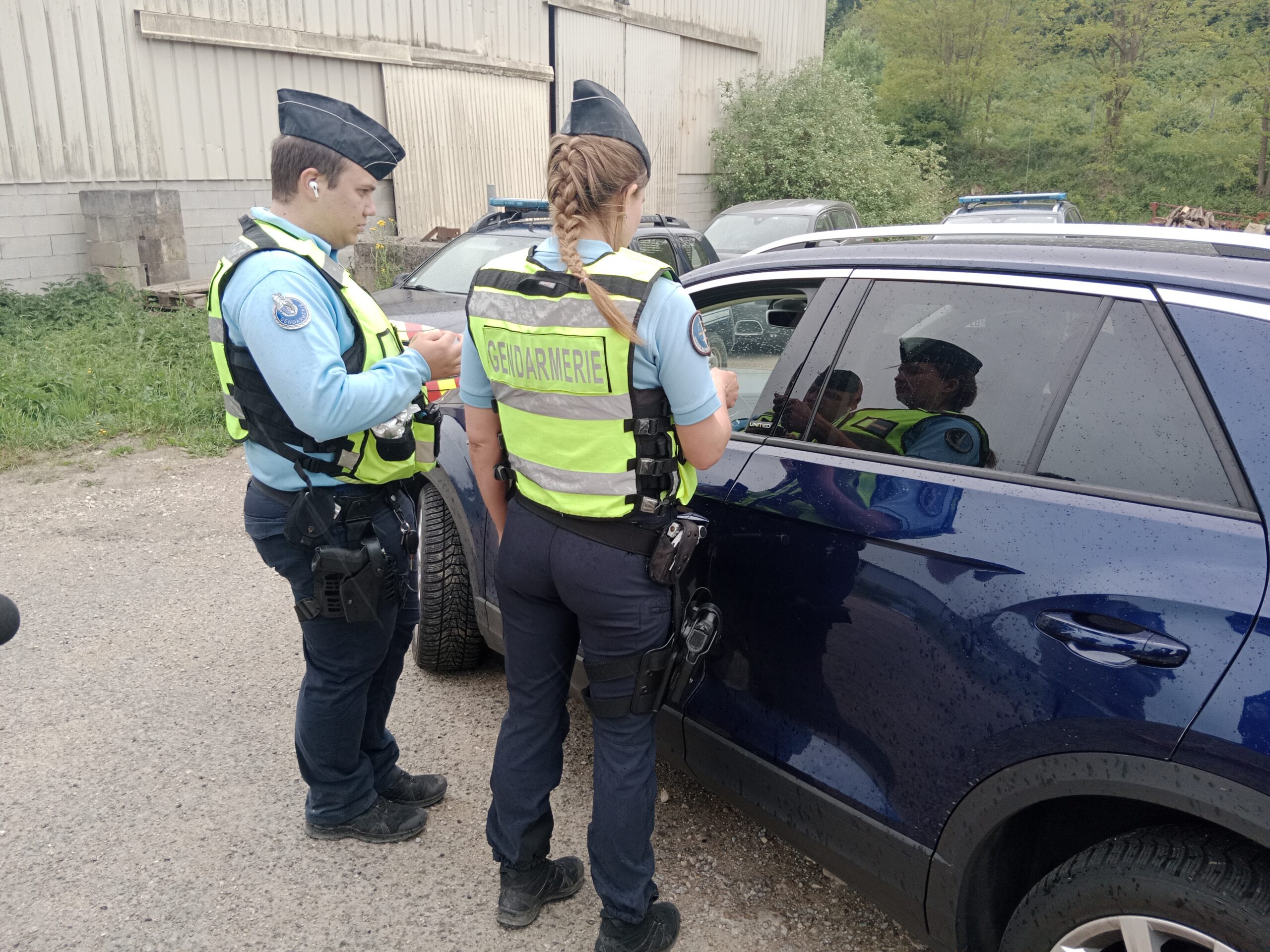 Contrôle de vitesse des gendarmes sur route RN57