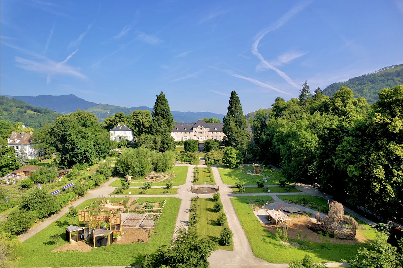 Parc de Wesserling, jardins paysagers et bâtiments historiques