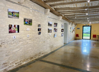 Saint-Vit. Une exposition photo pour mettre en lumière le métier d’assistante maternelle