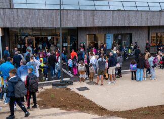 Saint-Vit. Nouvelle Ecole des Prés Verts, première année de rentrée générale ! École Prés Verts Saint-Vit