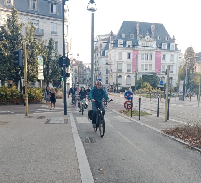 Pont République Besançon voitures