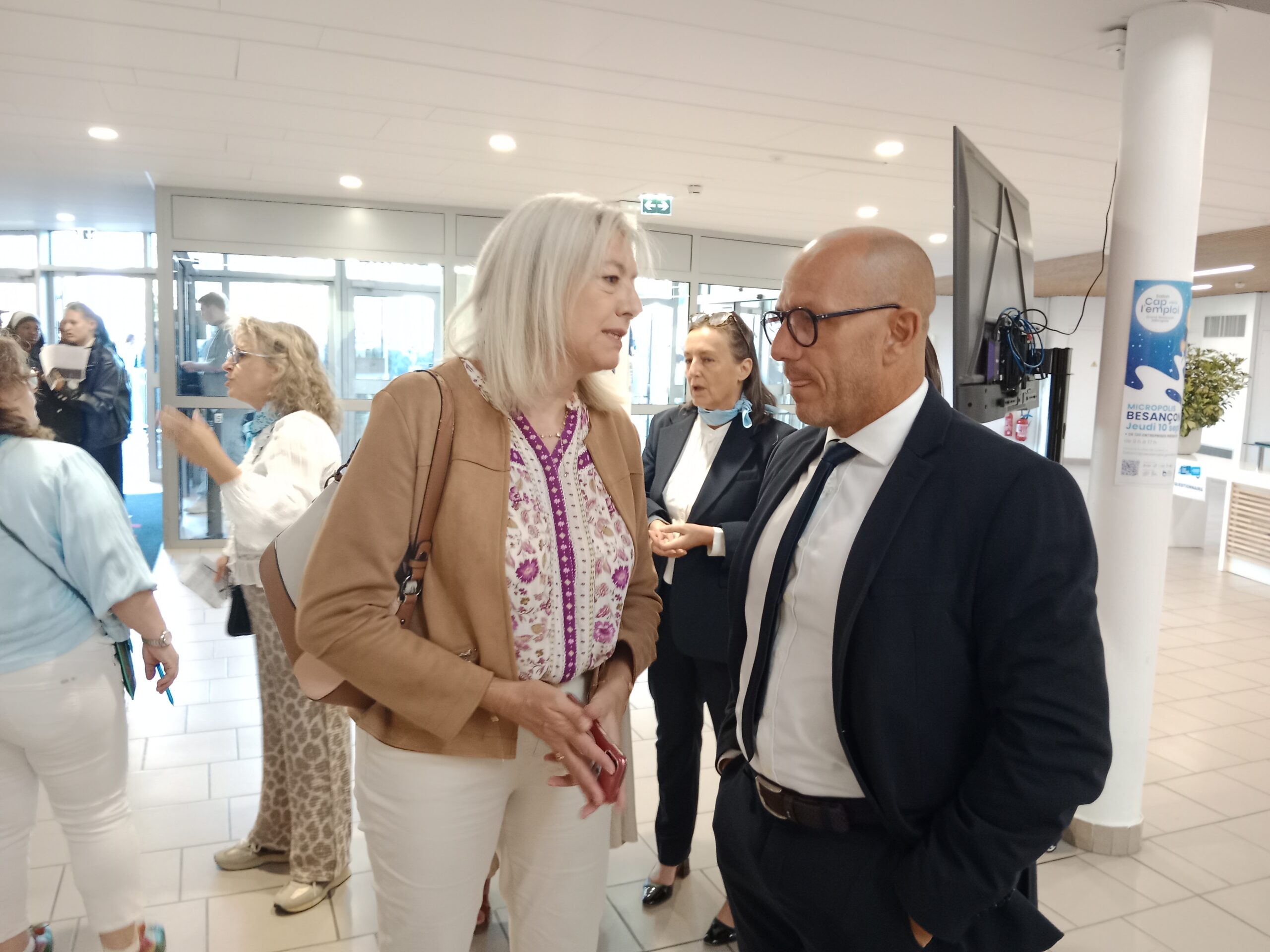 Salon emploi à Besançon, candidats et recruteurs réunis