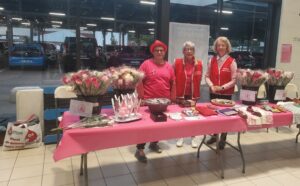 Participants à Octobre Rose au Super U Saint-Vit