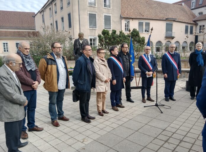 Moment solennel en hommage au drame de Trappes